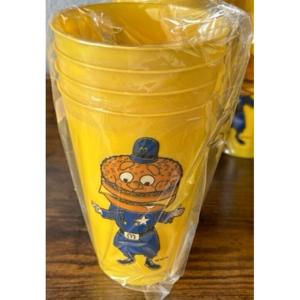 McDonald's set of 4 Officer Big Mac Vintage plastic tumblers Cups Golden Arches